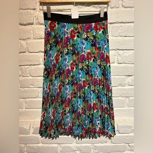 Frankie and Missy pleated skirt, floral pattern, size small